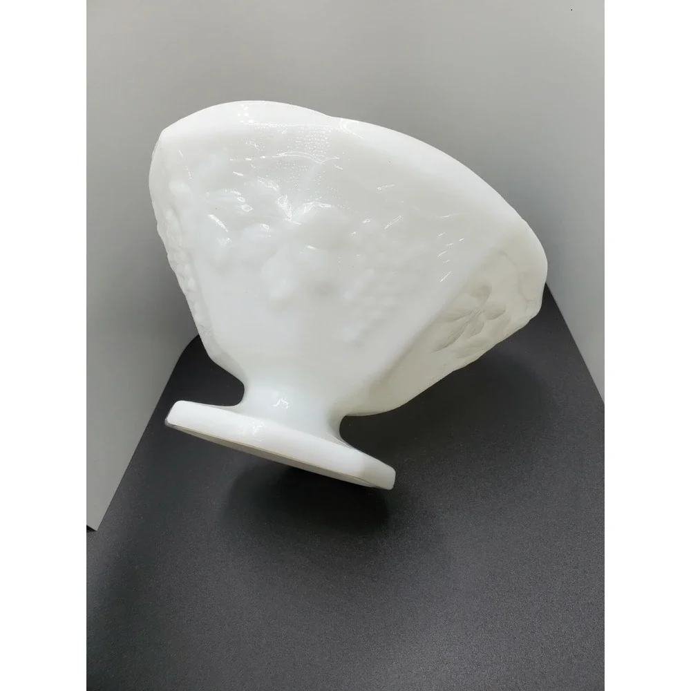 Vintage Anchor Hocking White Milk Glass Footed Bowl w/ Grapes & Vines Design exc